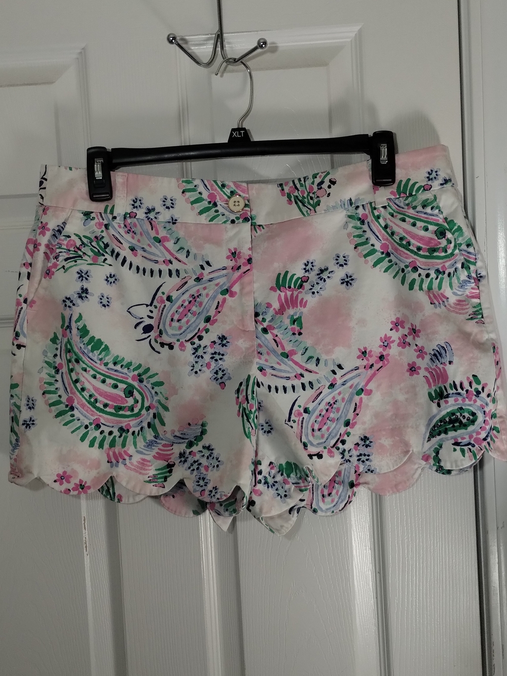 Women's Crown & Ivy Scalloped Hem Paisley Print Shorts - Pink & Green